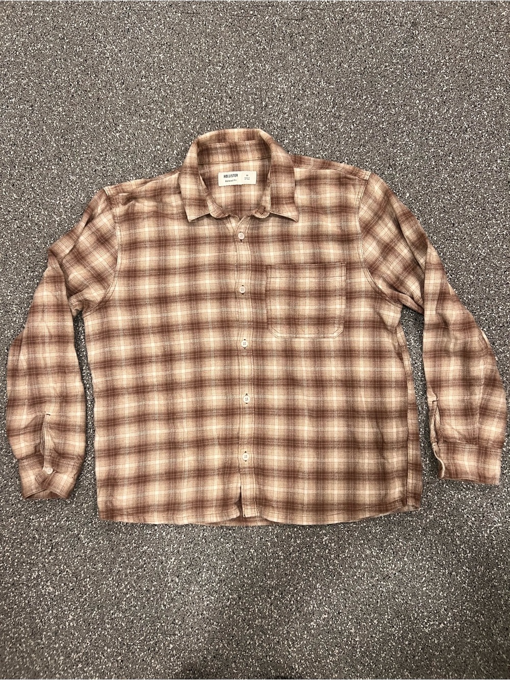 Hollister Relaxed Fit Flannel Shirt Men’s M Brown Plaid Button Up Soft Cotton